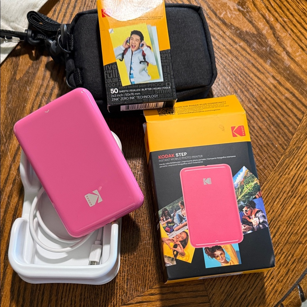Kodak Step Photo Printer in Bright Pink